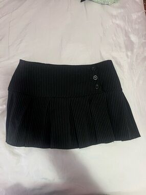 Mariposa Vintage Black Pinstripe Pleated Mini Skirt with Button Detail